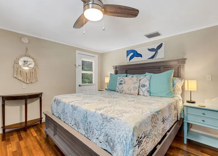 Water View & Heated Pool - Steps To Sand, Bayview Beauty B-5 * Clearwater Beach