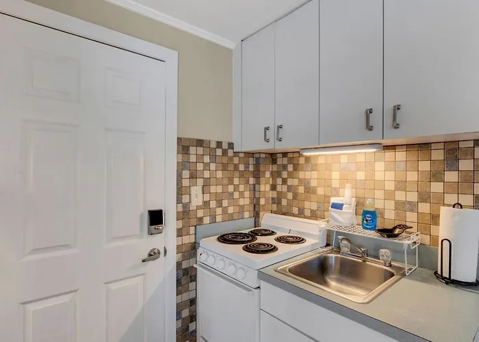 Water View & Heated Pool - Steps To Sand, Bayview Beauty B-5 Clearwater Beach