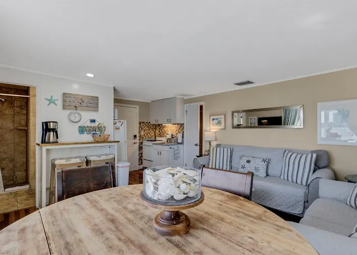 Resort Coral Resort B5 ➠ Bayview Beauty | Waterfront • Pool • Dock