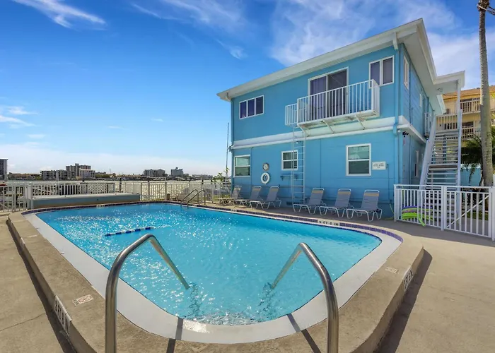 Coral Resort B5 ➠ Bayview Beauty | Waterfront • Pool • Dock Clearwater Beach